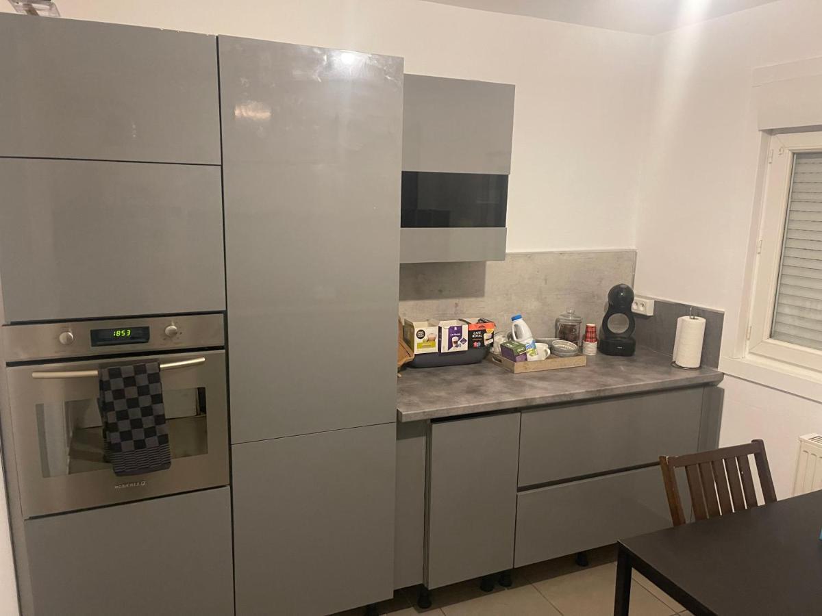 Appartement Superbe Spacieux Avec Parking Et Jardin Privé *
