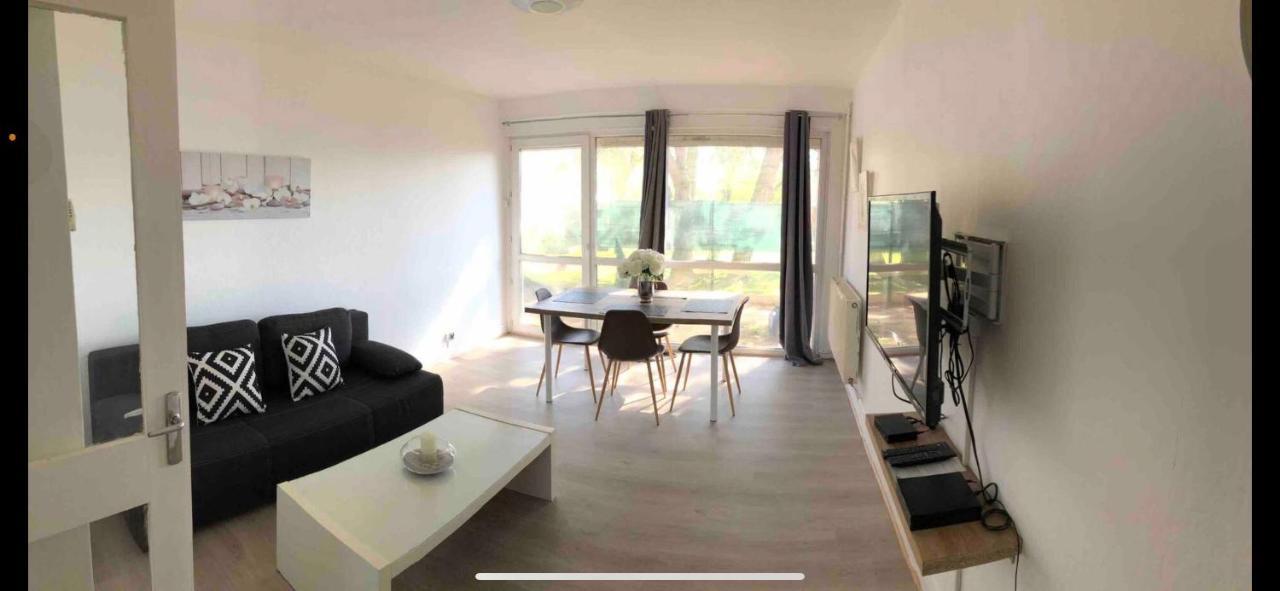 Appartement Superbe Spacieux Avec Parking Et Jardin Privé